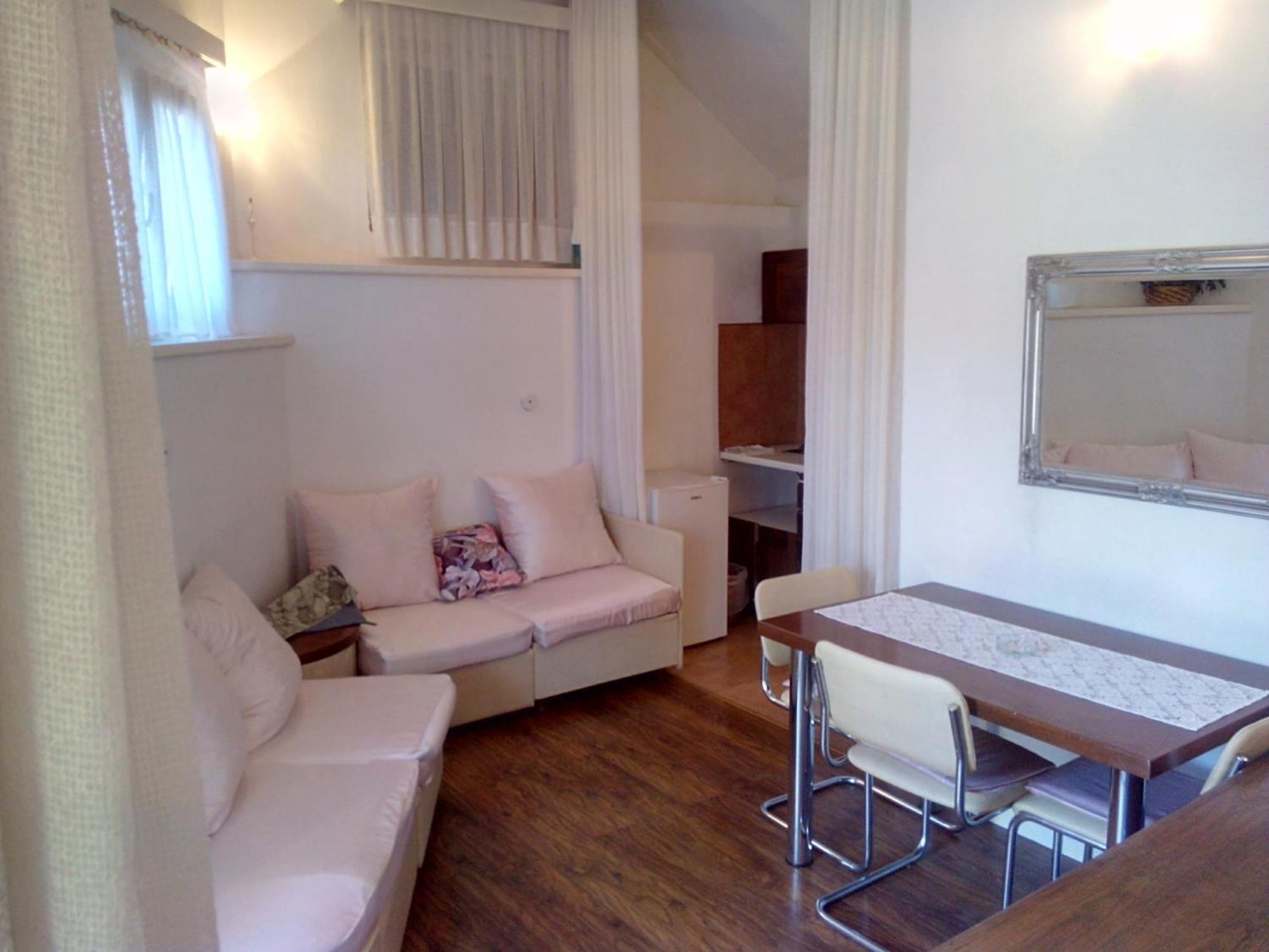 Collins Apartments Pula Room photo